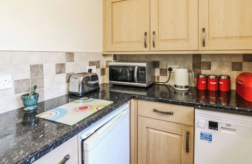 Redmire Cottage | SOUTH VIEW, family friendly, character holiday cottage in Redmire