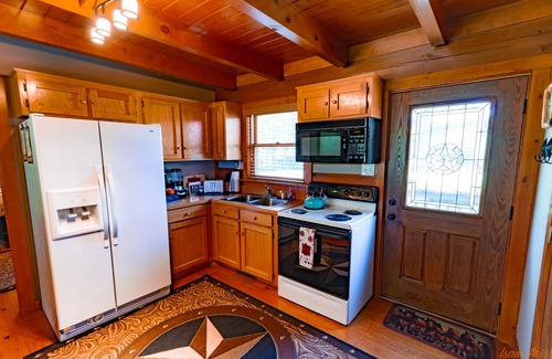 Lebanon Cottage | Southern Country "Cowboy" Hospitality at the Twin Oaks Guest Ranch Nashville TN