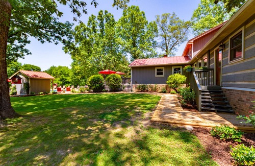 Lebanon Cottage | Southern Country "Cowboy" Hospitality at the Twin Oaks Guest Ranch Nashville TN