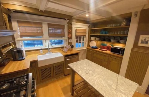 East Midtown House | Southern Elegance in Heart of Memphisnn