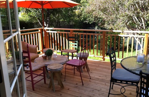 Greenbrae House | Southern Marin Cottage - Colorfully and Elegantly Refinished 4-BR Oasis