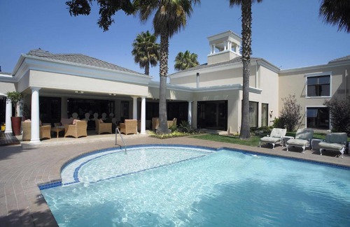 Sandown Hotel | Southern Sun Katherine Street