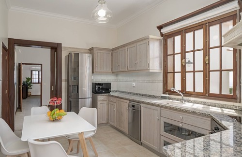 Calheta House | Southern Sunny House, Country house with sea view.