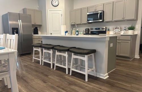 Southport House | Southport ~Coastal Charm~3 Miles to Oak Island Beach~Close to Fishing & Golf