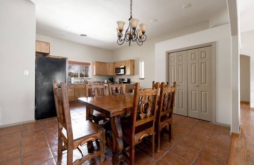 Farmington House | Southwestern Home with Golf Course Views