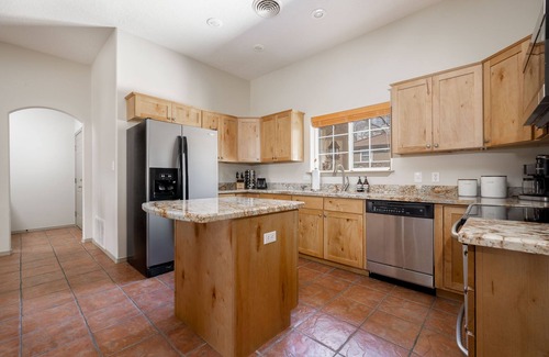 Farmington House | Southwestern Home with Golf Course Views