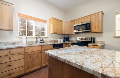 Farmington House | Southwestern Home with Golf Course Views