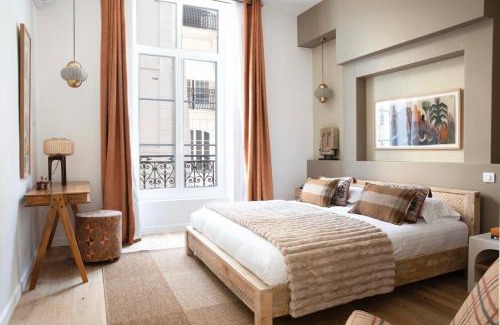 3rd Arrondissement Apartment | Souvenir