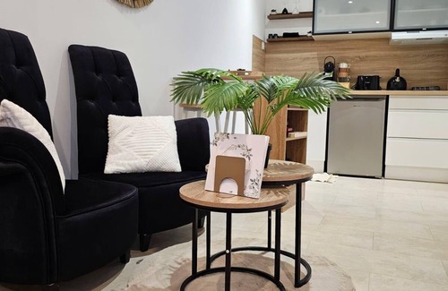 Clermont-l'Herault Apartment | SPA Apartment - Lovers Suite