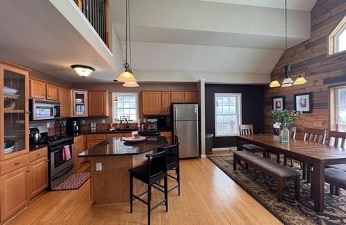 Ellicottville Cabin | Spa Play & Stay @ Slopeview 10+