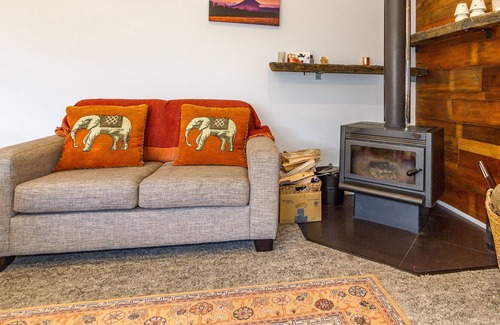 National Park Village House | Spa Pool Serenity - National Park Holiday Home