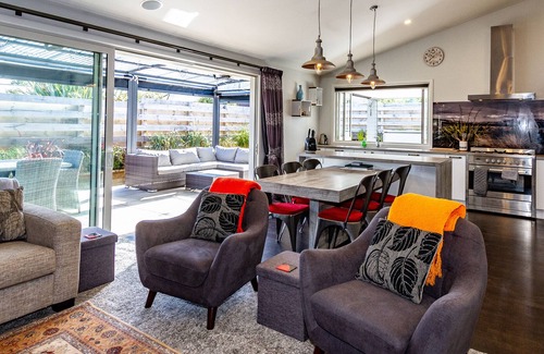 National Park Village House | Spa Pool Serenity - National Park Holiday Home