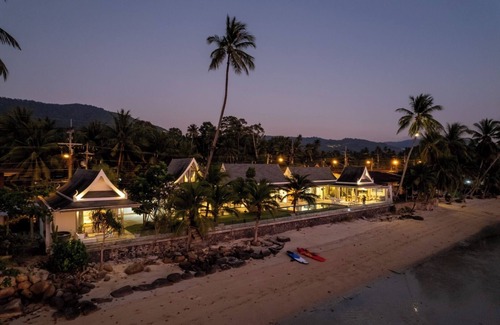 Na Thon Villa | Spacious 6-bedroom Beachside Villa in Wonderful Koh Samui with Stunning Views