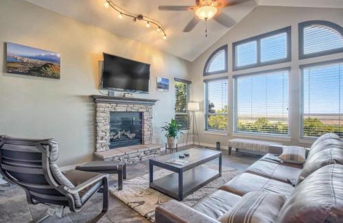 Southwest Colorado Springs House | Space Command A plus Views BBQ Games Prime Location