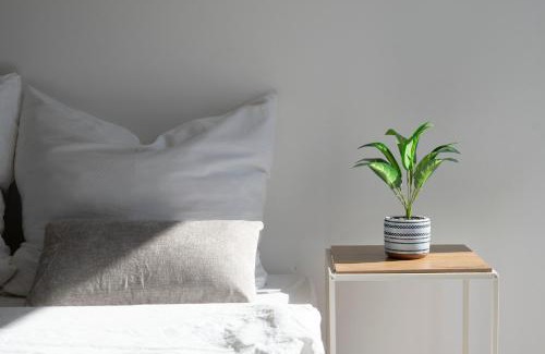 Altendorf Apartment | SpaceStays Bunker Sweet Messe WI-FI TV