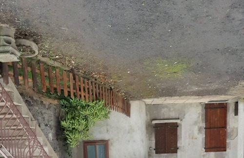 Besse-en-Chandesse Apartment | Spacious apartment 2/4 people Besse