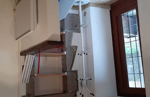 Besse-en-Chandesse Apartment | Spacious apartment 2/4 people Besse