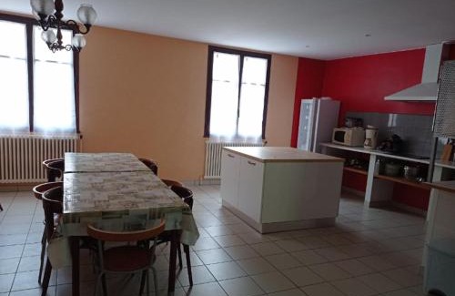 Gornies Apartment | Spacieux appartement a Gornies avec terrasse 200 m² pour 10 pers