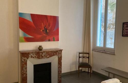 6th Arrondissement Apartment | Spacieux appartement T4 avec cours privée