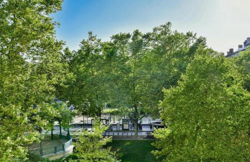 Centre Ville Apartment | Spacieux Centre-ville Balcon