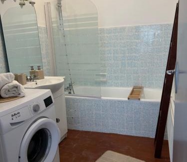 Anatole France Apartment | Spacieux T2 climatisé - Près du centre ville