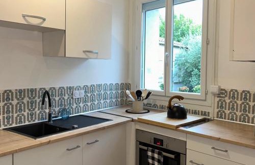 Anatole France Apartment | Spacieux T2 climatisé - Près du centre ville