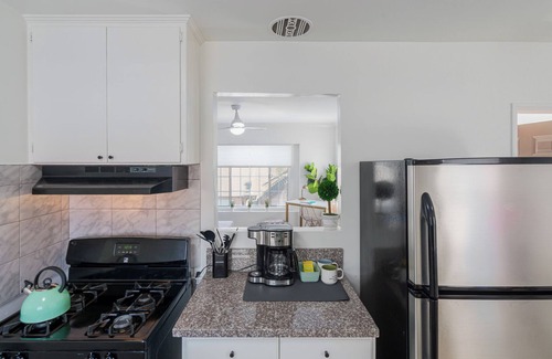 Park Mesa Heights Apartment | Spacious 1Bedroom w/laundry, near stadiums/hospitals/metro