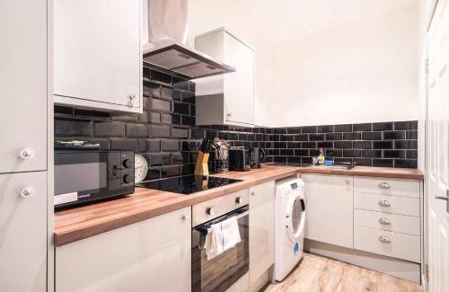 Blackburn Apartment | Spacious 1 Bed Central Blackburn Apartment