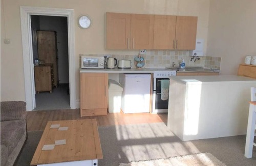 Chysauster Apartment | Spacious 1 Bedroom Flat near Seafront, Penzance. Pet-Friendly!