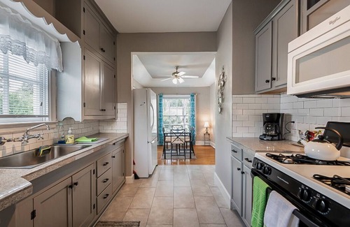 Jefferson Apartment | Spacious (2/1, 1100 sqf) - 5 -15 minutes to Airport, Downtown, SeaWorld, etc.