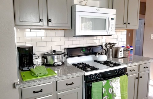 Jefferson Apartment | Spacious (2/1, 1100 sqf) - 5 -15 minutes to Airport, Downtown, SeaWorld, etc.