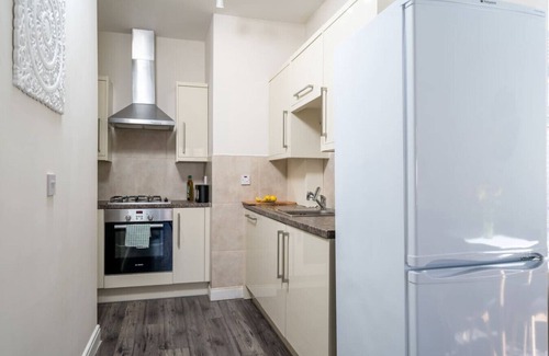 West Finchley Apartment | Spacious 2 Bed Luxury Apartment Retreat