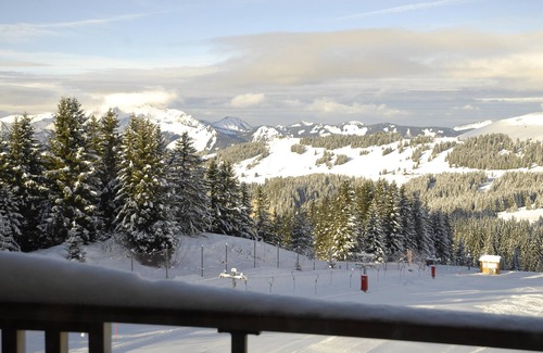 Avoriaz Apartment | SPACIOUS 2 BEDROOM APARTMENT FOR 5 people BEAUTIFUL OPEN VIEW