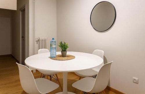 Nea Smirni Apartment | Spacious 2 Bedroom Apartment in Nea Smyrni with Free easy Parking