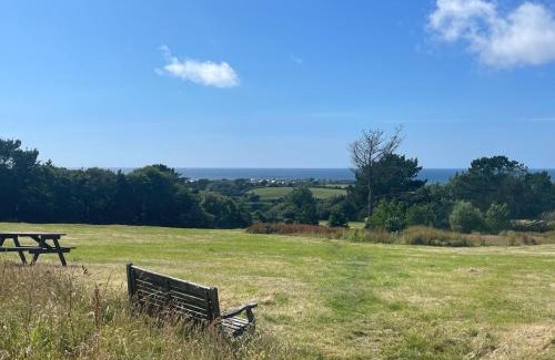 Widemouth Bay House | Spacious 2 Bedroom Coastal Cottage nr Bude