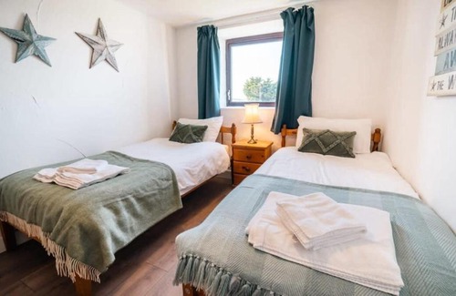 Widemouth Bay House | Spacious 2 Bedroom Coastal Cottage nr Bude