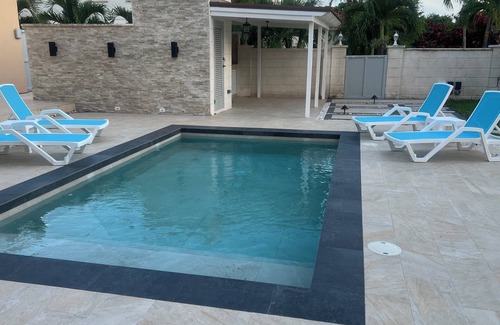 Clermont Apartment | Spacious 2-bedroom estate in charming Warrens with AC, WiFi
