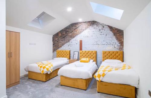 Bradford Apartment | Spacious 2-Bedroom Flat in Bradford