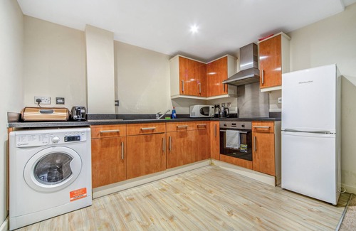 Bordesley Apartment | Spacious 2-Bedroom Flat in Birmingham – Long-Term Stays Welcome