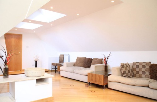 Eltham Apartment | Spacious 2 Bedroom penthouse (SE9 London, Greenwich)