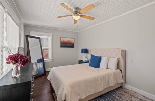 Riverview Apartment | Spacious 2 Bedroom 10 minutes from downtown Kansas City
