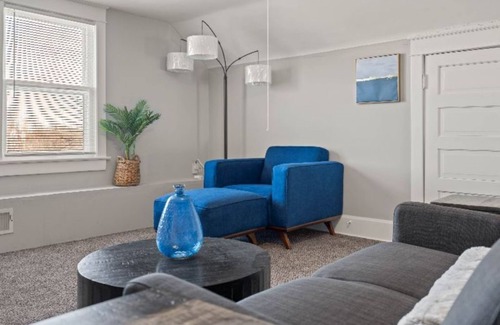 Riverview Apartment | Spacious 2 Bedroom 10 minutes from downtown Kansas City