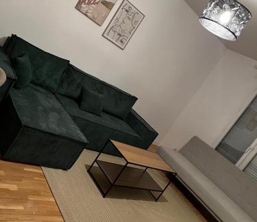 Montevrain Apartment | Spacious 2 bedrooms,4-8 people ,12mn Disney ,Free Private Parking , balcony