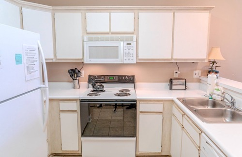 Carolina Forest Condo | Spacious 2 BR Condo-Golf Course Views! River Oaks 65-M