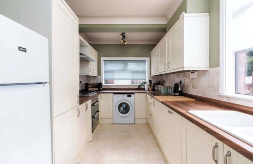Barton-upon-Humber House | Spacious 2 Bedroom Home in Barton-upon-Humber
