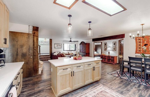 Northeast Heights House | Spacious 2300 Sq Ft| Pet Friendly |Gourmet Kitchen