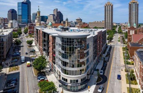 Chatham-Arch Apartment | Spacious 2BR Apt on Mass Ave w Kitchen