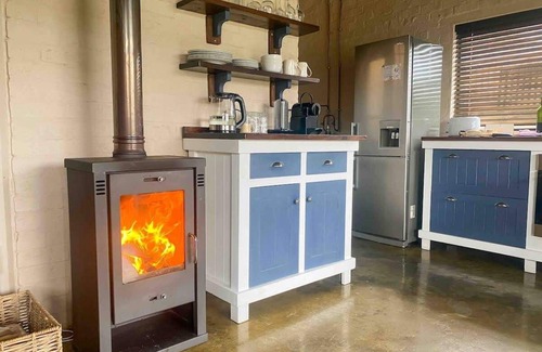 Glencairn Apartment | Spacious 2BR Apt | Pool, Hot Tub, Patio, Fireplace