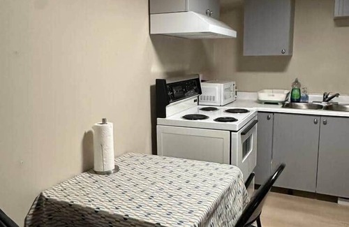 Alcona Apartment | Spacious 2BR Basement Apt – 5 Mins to Beach