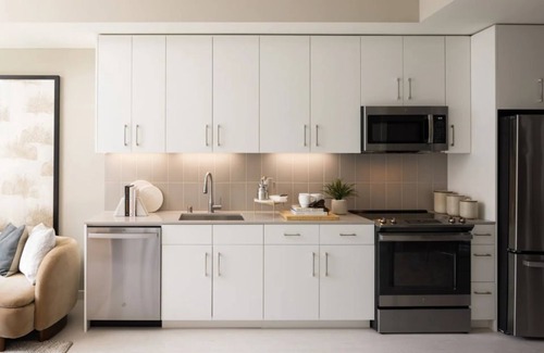 Heritage District Condo | Spacious 2BR Condo at The Martin with Pool